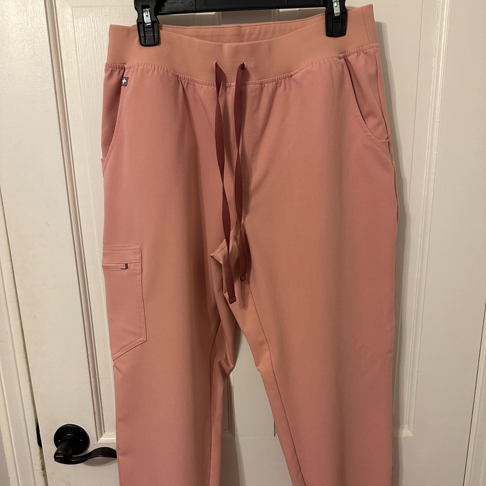 Figs pink sand Zamora jogger pants